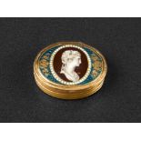 AN 18TH CENTURY GOLD AND ENAMELLED VINAIGRETTE CIRCA 1775