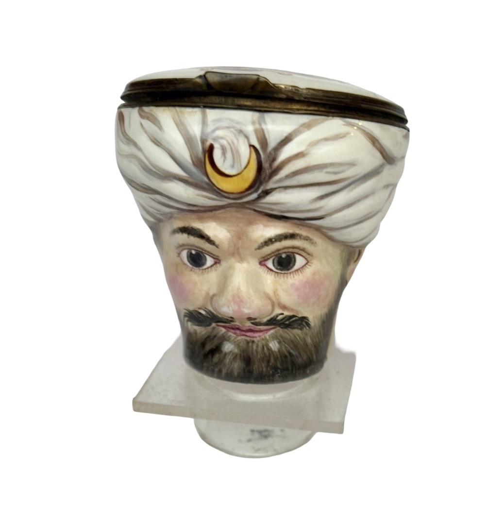 A RARE 18TH CENTURY ENGLISH BILSTON ENAMEL BONBONNIERE DEPICTING A TURK C. 1770-80
