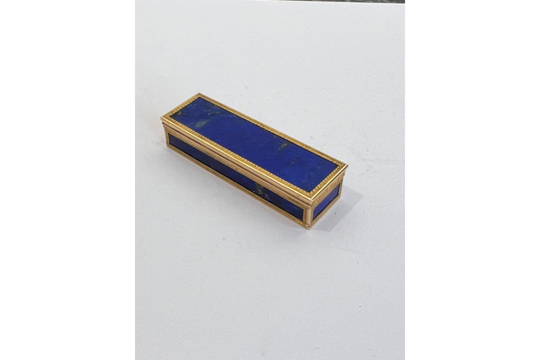 AN EARLY 19TH CENTURY FRENCH GOLD AND LAPIS LAZULI BOX - Image 2 of 12