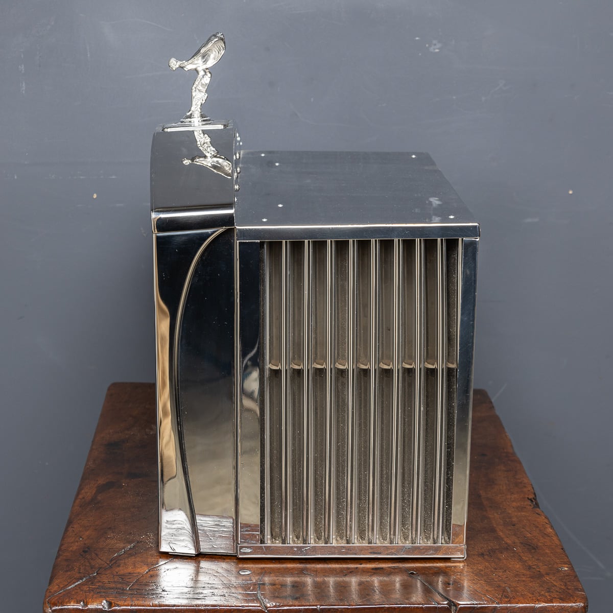 A ROLLS ROYCE RADIATOR GRILLE HUMIDOR AND ACCESSORIES CASE - Image 15 of 30