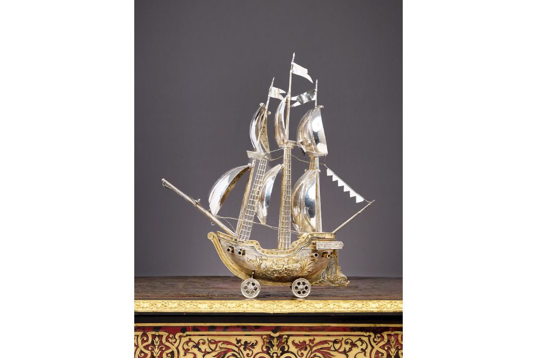 A STERLING SILVER AND SILVER GILT NEF WITH LONDON IMPORT MARKS - Image 1 of 9