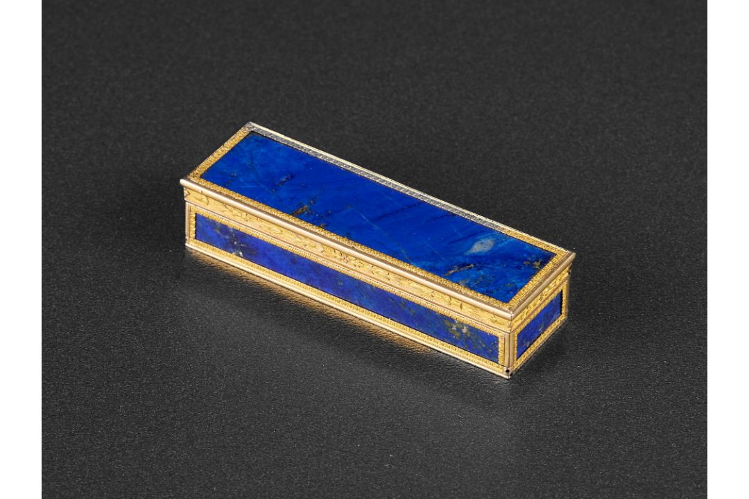AN EARLY 19TH CENTURY FRENCH GOLD AND LAPIS LAZULI BOX - Image 1 of 12