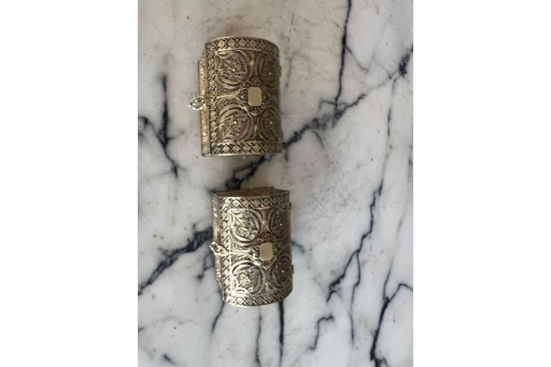 A PAIR OF SILVER GILT FILIGREE CASKETS, PROBABLY GOA, 18TH / 19TH CENTURY - Image 3 of 11