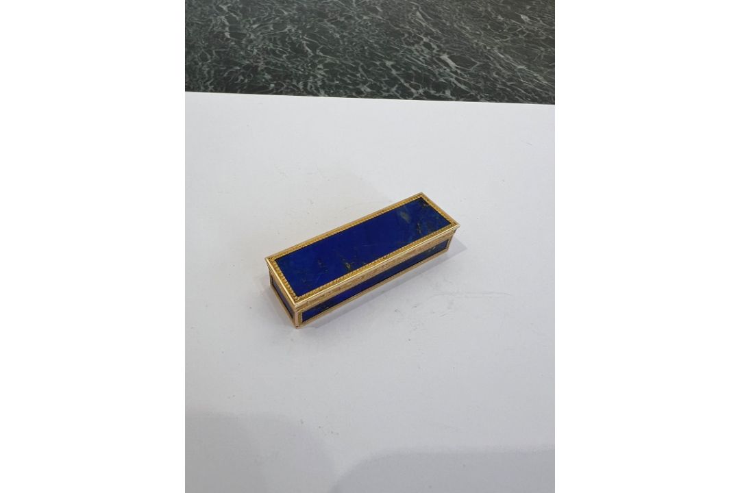 AN EARLY 19TH CENTURY FRENCH GOLD AND LAPIS LAZULI BOX - Image 6 of 12