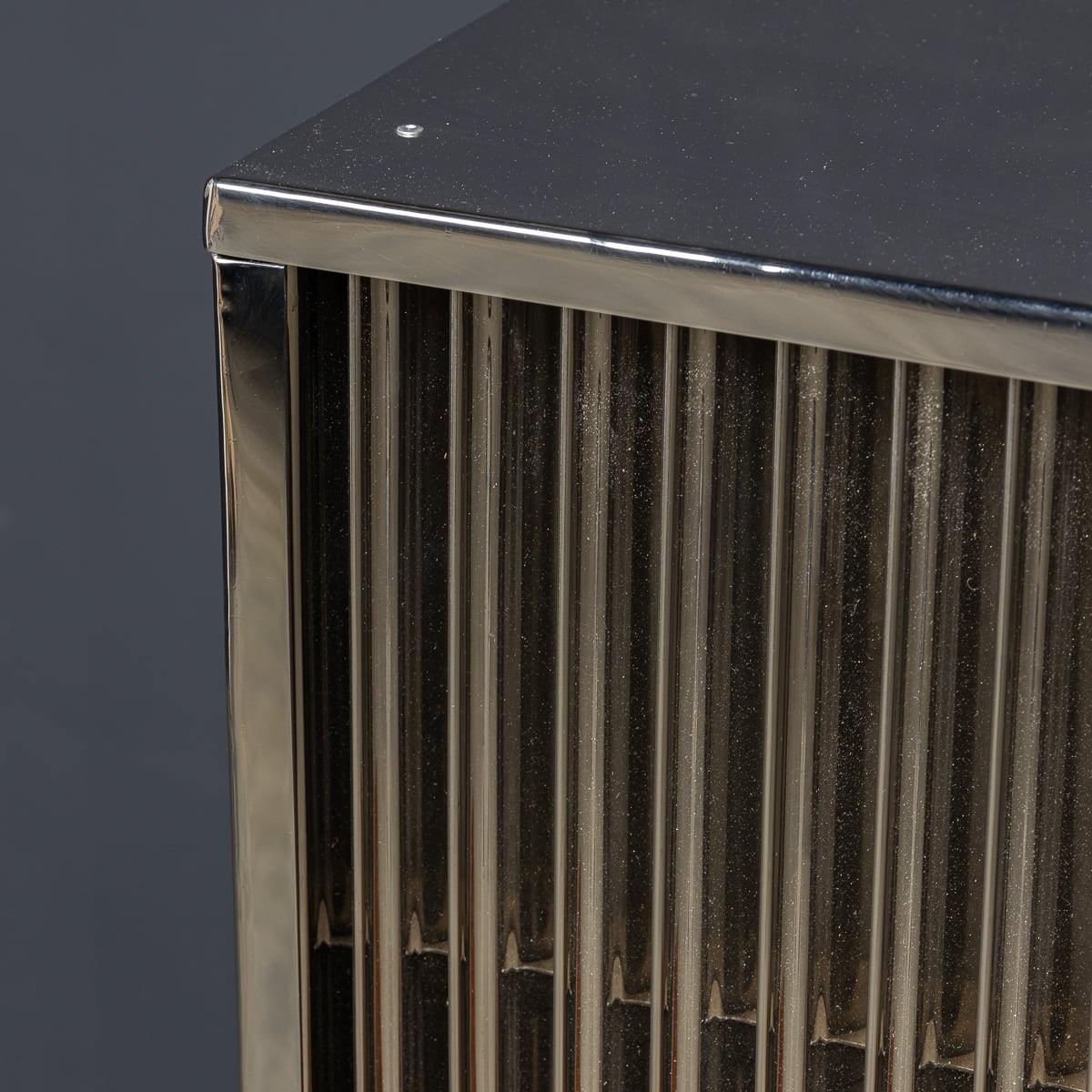 A ROLLS ROYCE RADIATOR GRILLE HUMIDOR AND ACCESSORIES CASE - Image 11 of 30