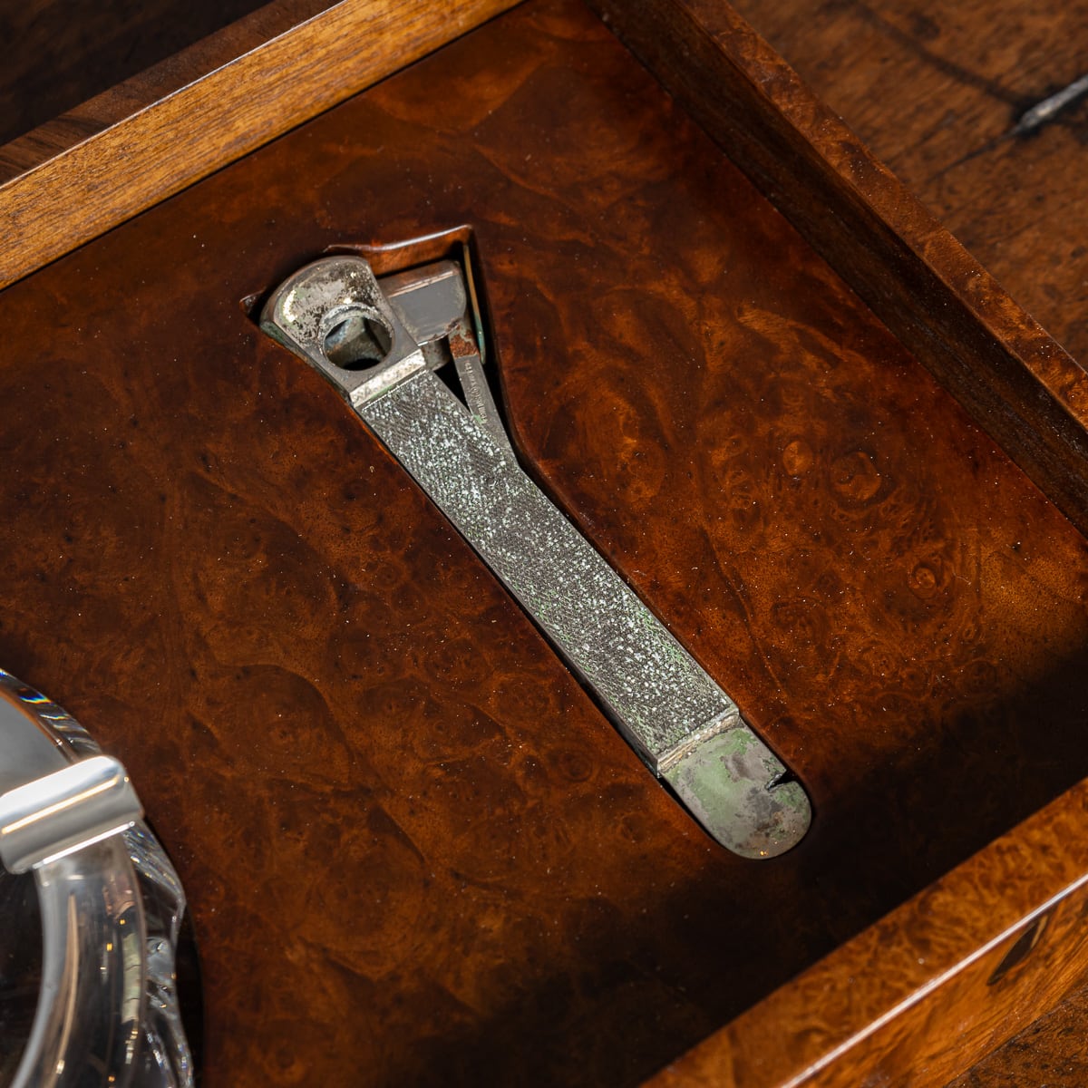 A ROLLS ROYCE RADIATOR GRILLE HUMIDOR AND ACCESSORIES CASE - Image 22 of 30