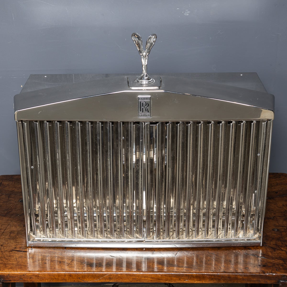 A ROLLS ROYCE RADIATOR GRILLE HUMIDOR AND ACCESSORIES CASE - Image 29 of 30