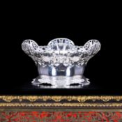 AN EARLY 20TH CENTURY STERLING SILVER FRUIT BOWL BY WALKER & HALL, C. 1929