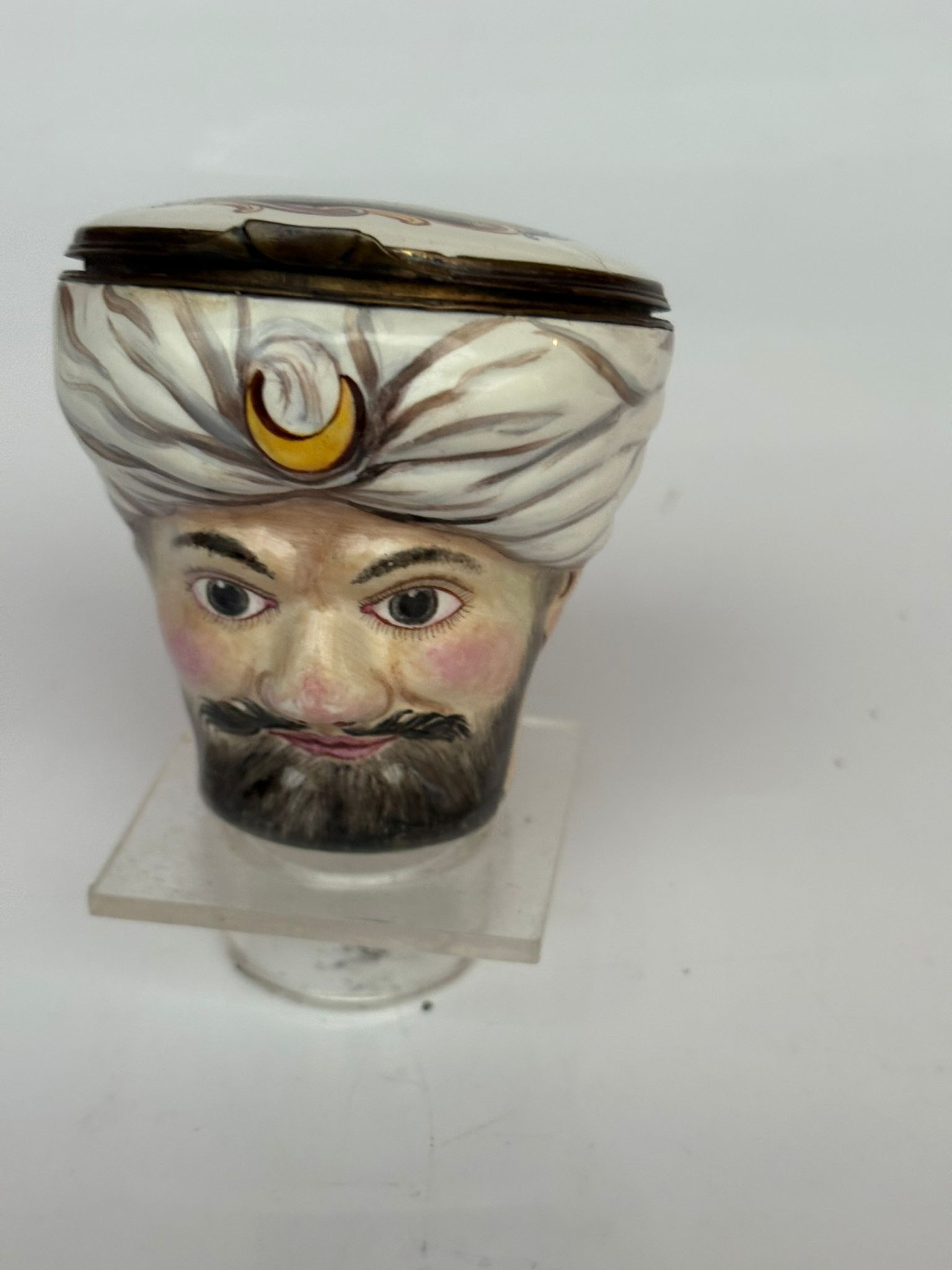 A RARE 18TH CENTURY ENGLISH BILSTON ENAMEL BONBONNIERE DEPICTING A TURK C. 1770-80 - Image 3 of 7