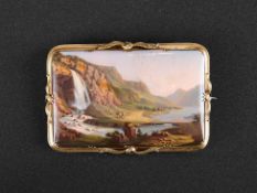 AN EARLY 19TH CENTURY SWISS ENAMEL AND 18CT GOLD BROOCH