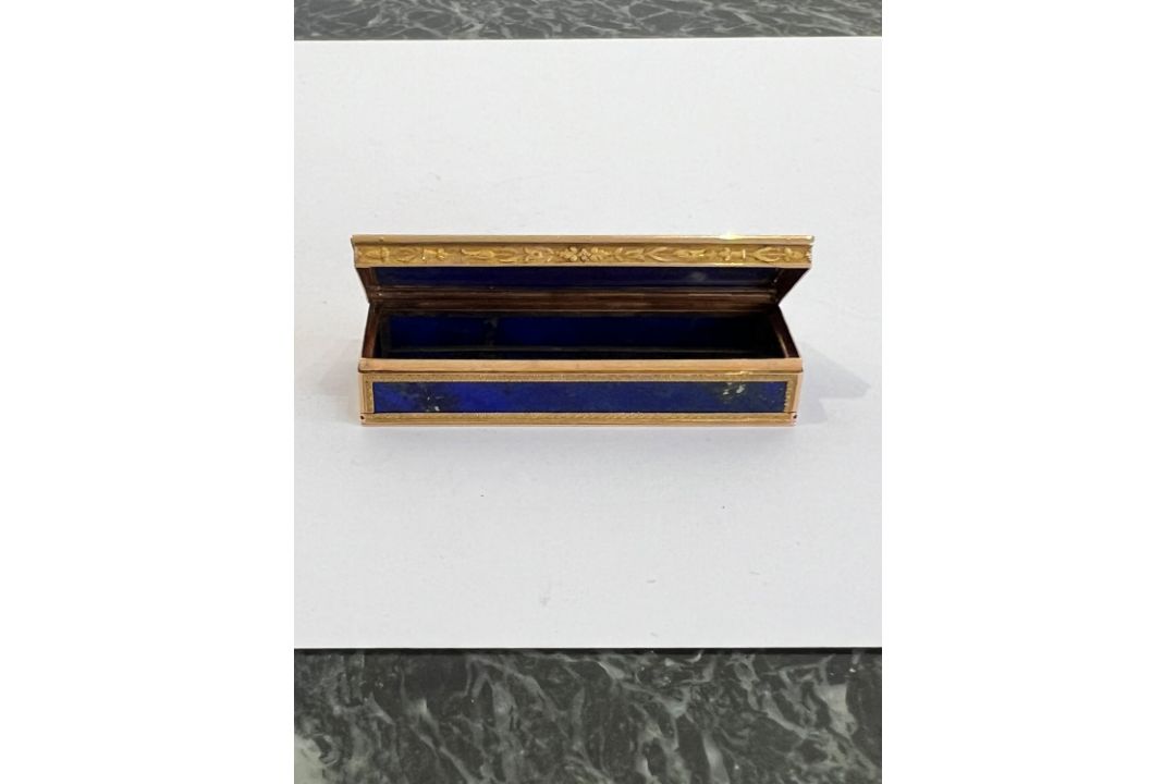 AN EARLY 19TH CENTURY FRENCH GOLD AND LAPIS LAZULI BOX - Image 12 of 12