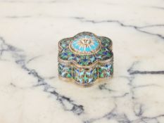 A 19TH CENTURY OTTOMAN CLOISONNE ENAMEL AND SILVER SNUFF BOX