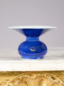 AN 18TH / 19TH CENTURY CHINESE EXPORT PORCELAIN SPITTOON