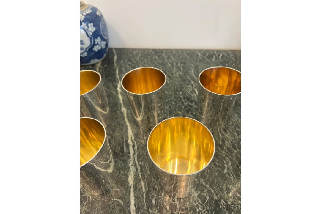A SET OF SIX STERLING SILVER AND SILVER GILT BEAKERS, LONDON, C. 1987 - Image 4 of 11