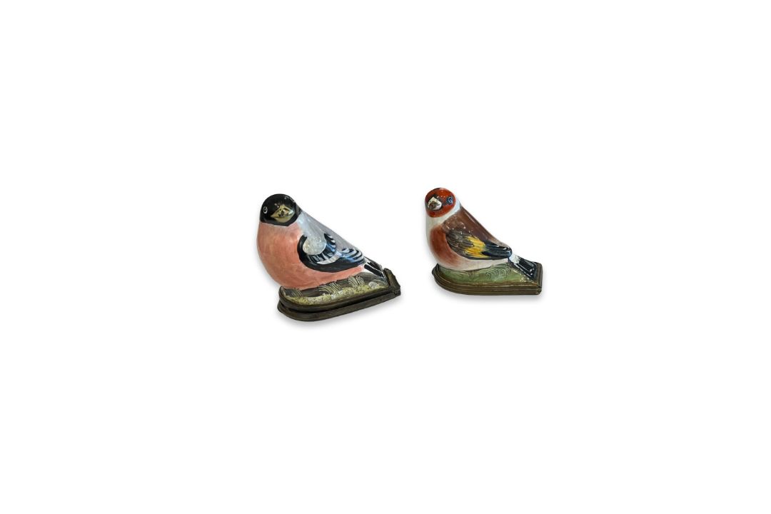 TWO 18TH CENTURY BILSTON ENAMEL BIRD BONBONNIERES - Image 1 of 4