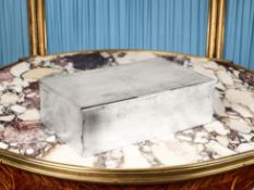 AN EARLY 20TH CENTURY STERLING SILVER HUMIDOR, LONDON, 1934, WILLIAM COMYNS & SONS,