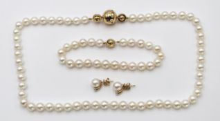 sehr schönes Zuchtperlen-Set, Kette mit 750er GG Magnetschließe, Armband mit 750er GG Magnetschließ