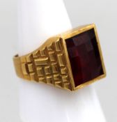 Herrenring, Gold um 800, wohl Spanien, mit facc. Rubin, zus. ca. 8,8gr., RG 60
