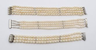 3x div, mehrreihige Akoya-Perlenarmbänder, Silberschließen, Perlen ca. D-5,4>6,8mm, ca. L-19cm