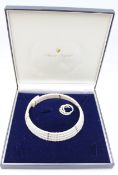 Süsswasser-Perlen-Halsreif sowie passender Ring, Silber-Zierelemente vergoldet