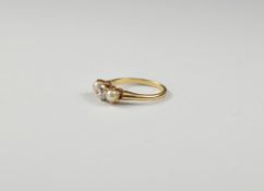 Lady's Yellow Gold and Pearl Ring.
