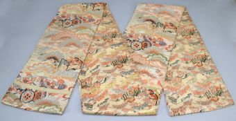 Japanese Embroidered Silk Obi Sash.