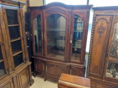 Century Furniture Provincial Style Triple Glaze Door China Cabinet.