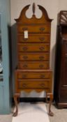 Maple 7-Drawer Philadelphia Petit Chest.
