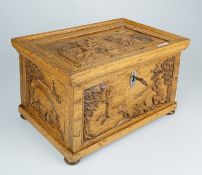 Dokumententruhe mit jagdlichen Schnitzereien, Barock, dat.1740