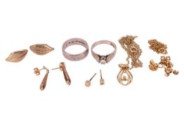 A collection of jewellery items; comprising a diamond solitaire ring, featuring a round-brilliant di