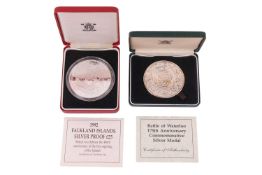 A 1992 Falkland Islands silver proof £25 and a Battle of Waterloo 175th Anniversary commemorative si
