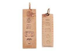 Two 9ct gold ingot pendants; the first displaying British assay feature marks for Sheffield, 1977, m