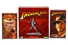 Indiana Jones: a Kotobukia ARTFX Statue, together with a Takara Tomy Indiana Jones scale action figu