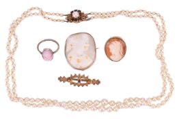 A small group of jewellery items; to include a resin cameo ring, to a bezel-set mount with a twisted