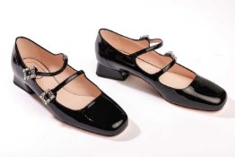 Roger Vivier - a pair of Tres Vivier Strass babies 25 flats in black patent. (size 39.5) RRP£1050 Co