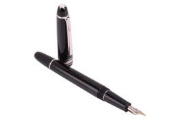 Montblanc - a Meisterstück Classique fountain pen, with twist mechanism, cap and barrel in black res