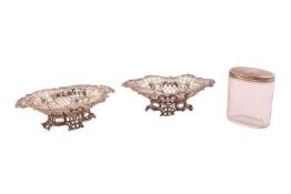 Pair of Victorian silver pedestal bonbon dishes, London 1896 by William Comyns, each of ribbon-tied 