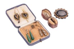 A small group of mixed jewellery items comprising a Napoleon III memorial ring in bronze, a banded a