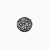 Julius Caesar. c. 47-46 B.C.E. AR Denarius (3.87g, 17mm).