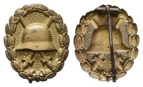 Verwundetenabzeichen in Gold, Eisen vergoldet, hohl geprägt, OEK 3291, Vergoldung leicht