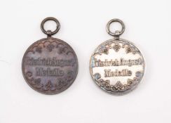 Sachsen, 2x Friedrich-August-Medaille, Silber und Bronze , ohne Band, OEK 2283 bzw. 2286,