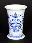 Väschen Zwiebelmuster/ vase