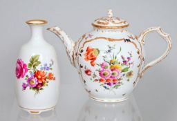 Teekanne und Vase KPM Berlin/ tea pot and vase