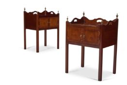 A PAIR OF MAHOGANY BEDSIDE TABLES IN GEORGE III STYLE, 20TH CENTURY