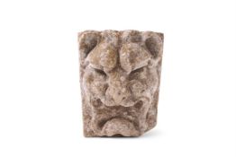 A PALLADIAN CARVED LION HEAD KEYSTONE, MID 18TH CENTURY