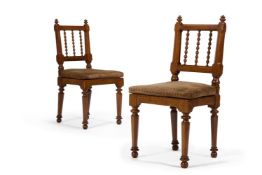 A PAIR OF REGENCY OAK BOBBIN-BACK CHAIRS, CIRCA 1815