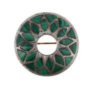 SCOTTISH INTEREST: A VICTORIAN SILVER MALACHITE CIRCULAR BROOCH