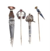 TWO VICTORIAN SCOTTISH MONTROSE AGATE DIRK BROOCHES AND TWO STICK PINS