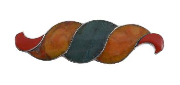 SCOTTISH INTEREST: AN EARLY 20TH CENTURY AGATE SWIRL BROOCH