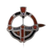 SCOTTISH INTEREST: J CAMERON & SON, AN AGATE PENANNULAR/TARA CLOAK PIN